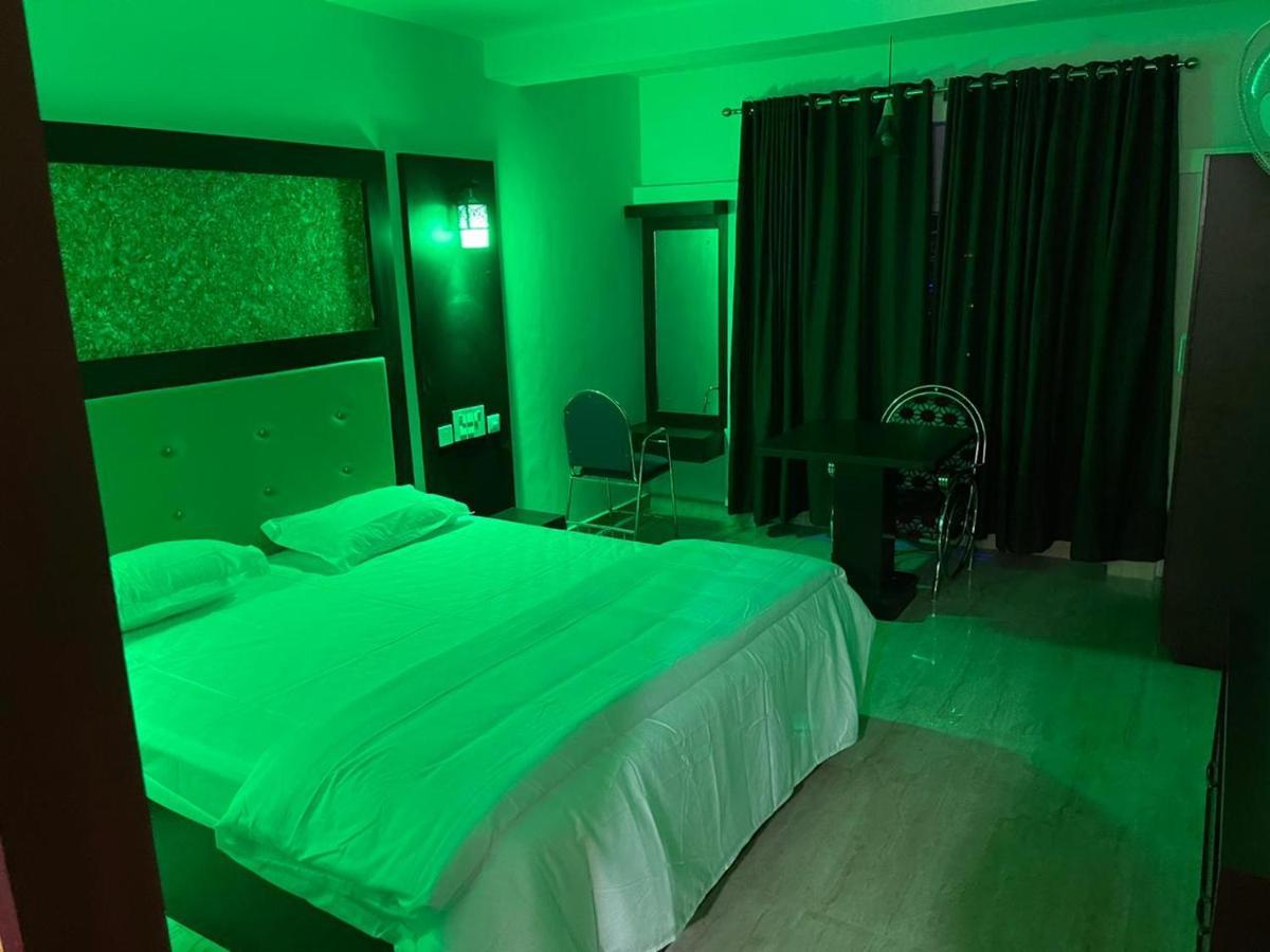 Bassac Residency Hotel Changanācheri Buitenkant foto