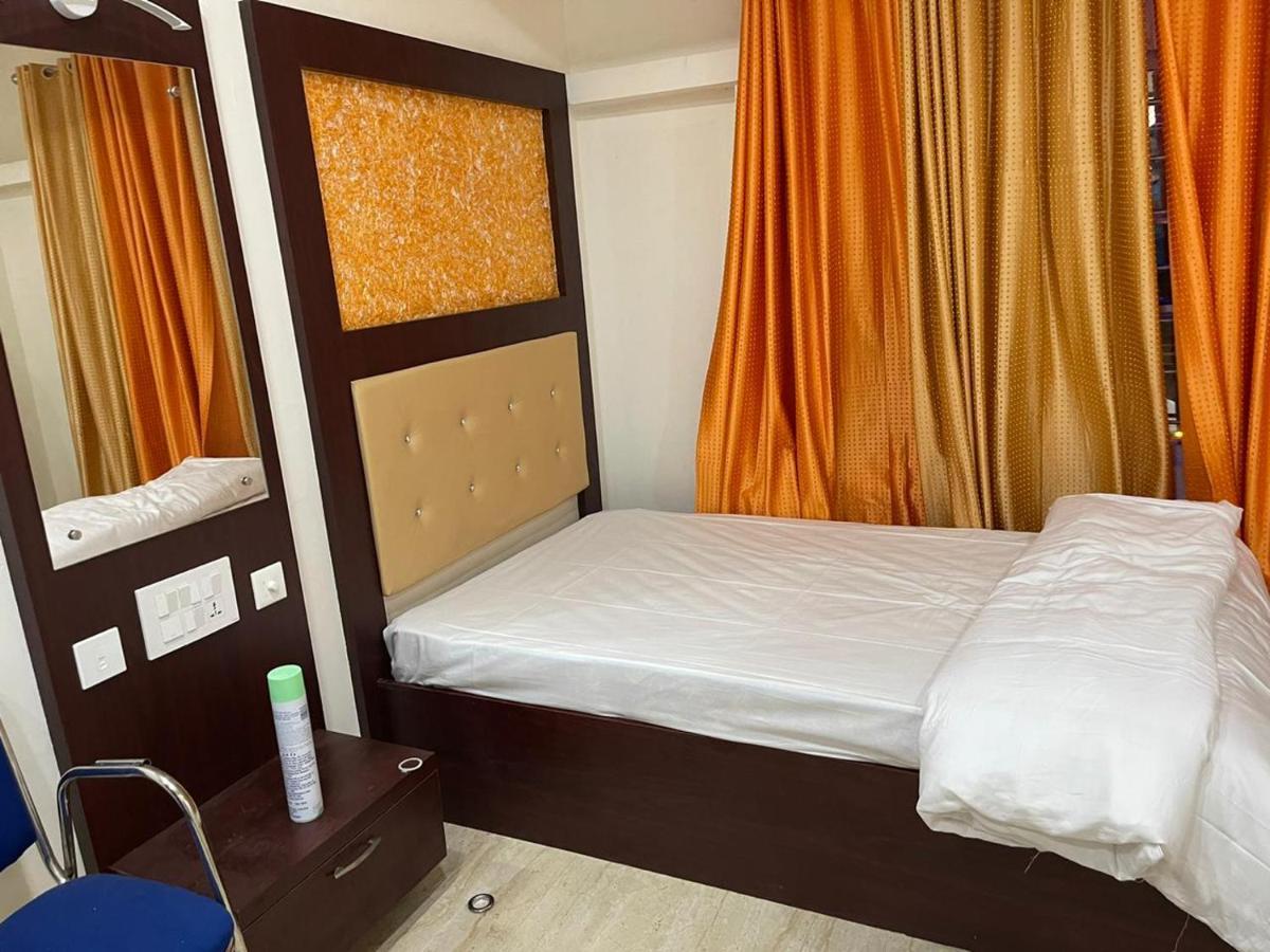 Bassac Residency Hotel Changanācheri Buitenkant foto